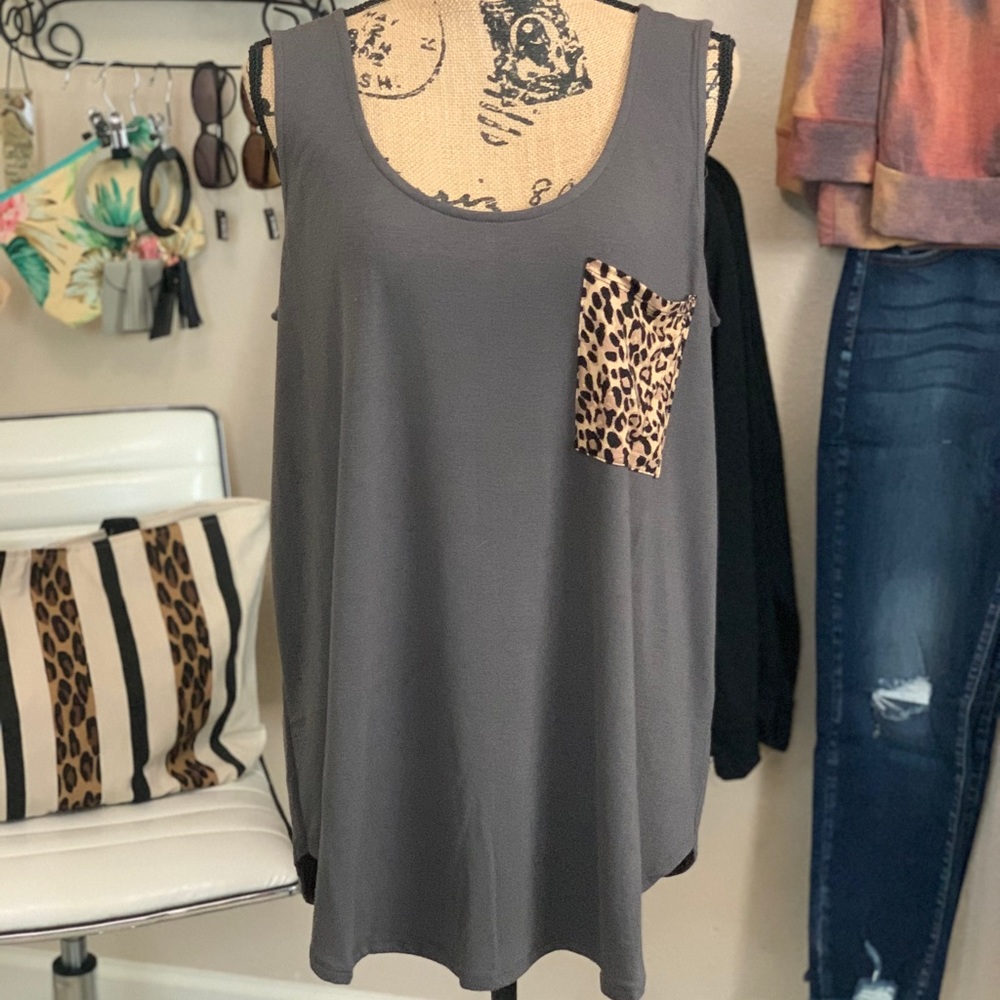 Zenana Leopard Print Pocket Tank